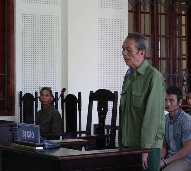 Nghệ An: Cụ ông 80 tuổi đoạt mạng con trai vì "không chịu lấy vợ" nghe an cu ong 80 tuoi lay mang con trai vi khong chiu lay vo