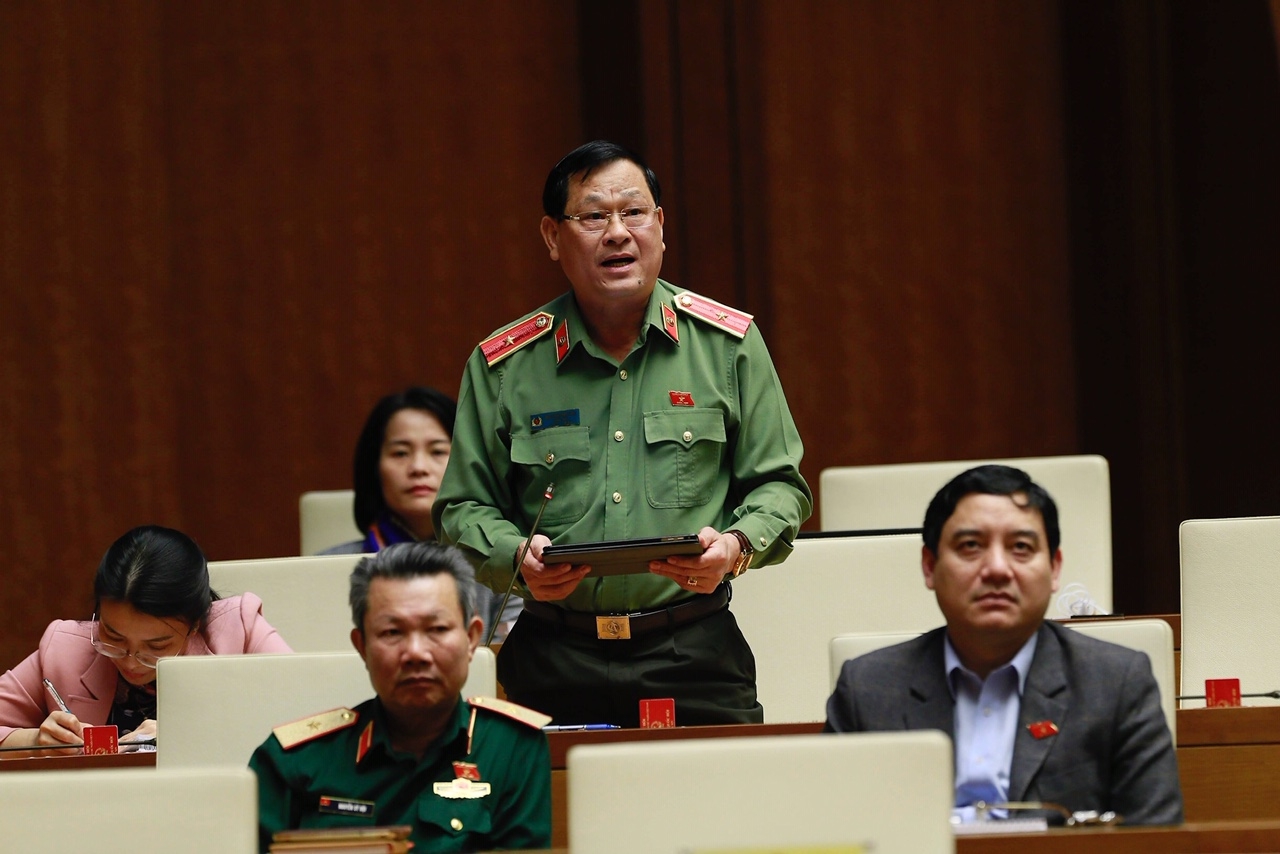 Bộ trưởng Nội vụ: Tham nhũng vặt như lỗ nhỏ dễ đắm thuyền bo truong noi vu tham nhung vat nhu lo nho de dam thuyen