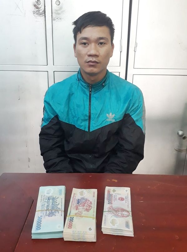 Thanh Hóa: Thiếu tiền chữa ung thư cho vợ, chồng trẻ liều lĩnh đi cướp 100 triệu đồng thanh hoa thieu tien chua ung thu cho vo chong tre lieu linh di cuop 100 trieu dong