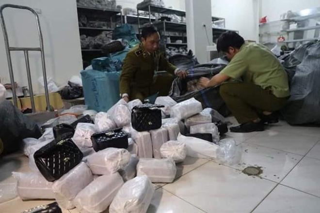 thu giu hon 1000 san pham gia nhan hieu dior hermes lv gia goc chi 30000 dong