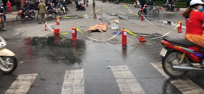 Nữ tài xế xe Mercedes gây tai nạn kinh hoàng ở đường Lê Văn Lương là ai? danh tinh nu tai xe xe mercedes gay tai nan lien hoan o le van luong khien 1 nguoi tu vong