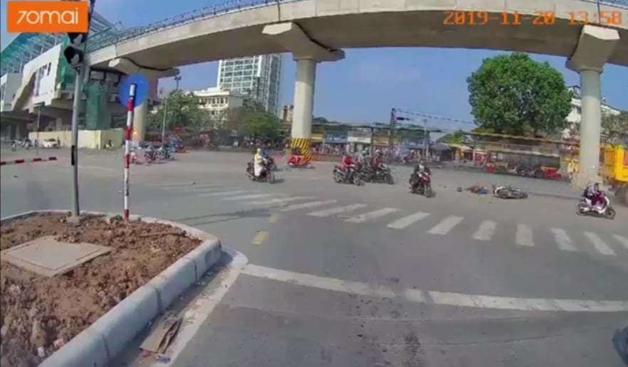 Va chạm với xe "hổ vồ", 2 ông cháu tử vong thương tâm va cham voi xe ho vo 2 ong chau tu vong thuong tam