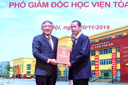 Ông Phạm Như Hưng được bổ nhiệm làm Phó Giám đốc Học viện Tòa án ong pham nhu hung duoc bo nhiem lam pho giam doc hoc vien toa an