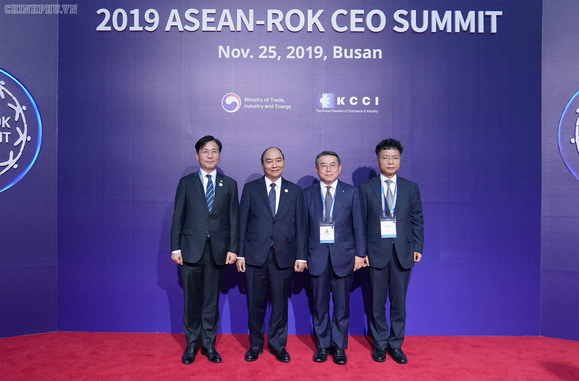 Thủ tướng Nguyễn Xuân Phúc dự Hội nghị Thượng đỉnh CEO ASEAN-Hàn Quốc thu tuong nguyen xuan phuc du hoi nghi thuong dinh ceo asean han quoc