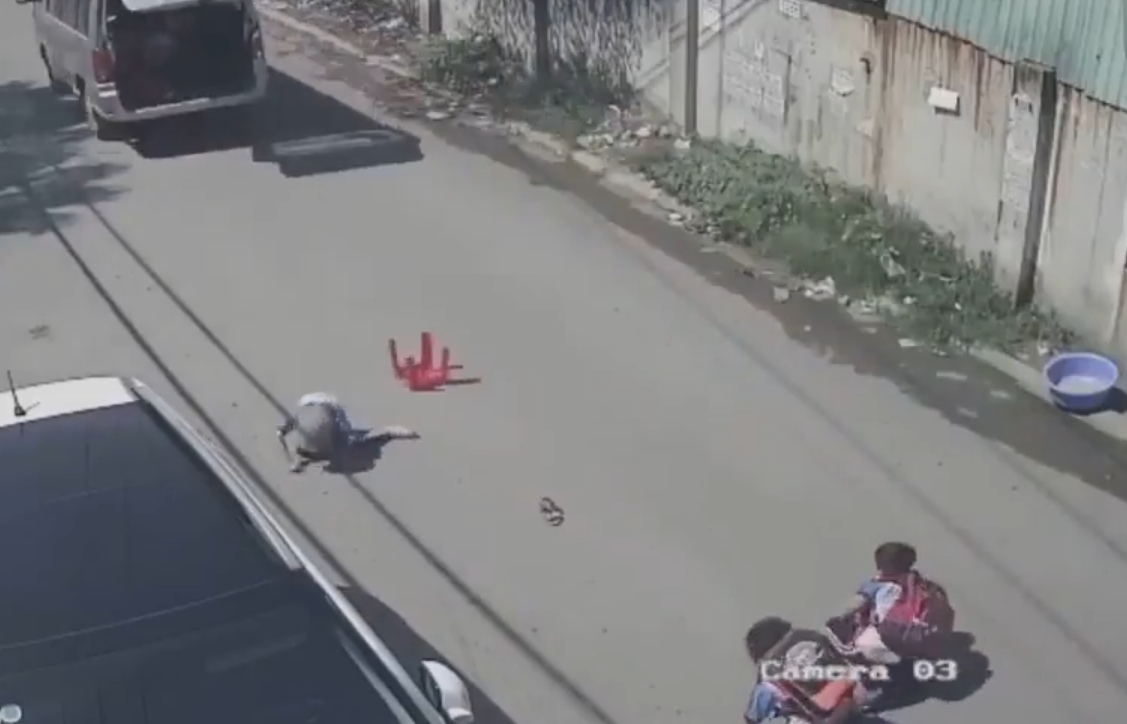 ha tinh hoc sinh lop 3 tra 11 trieu dong va 3 chi vang cho nguoi danh roi