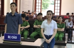video phan no hang chuc thanh nien phong xe may danh vong chan dau xe cho tan binh nhap ngu