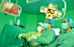 thanh hang ho tro kinh phi cho anh vu dieu tri ung thu