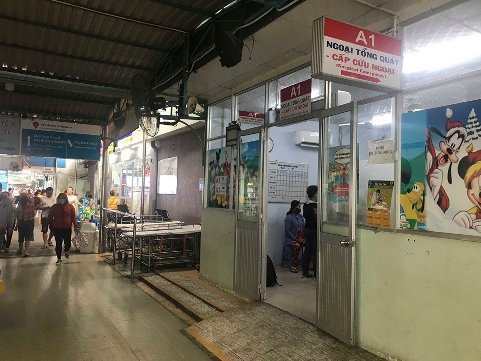 TP.HCM: Kinh hoàng thanh niên nghi ngáo đá tấn công khiến 3 trẻ nhỏ phơi nhiễm HIV tp hcm kinh hoang thanh nien nghi ngao da tan cong khien 3 tre nho phoi nhiem hiv