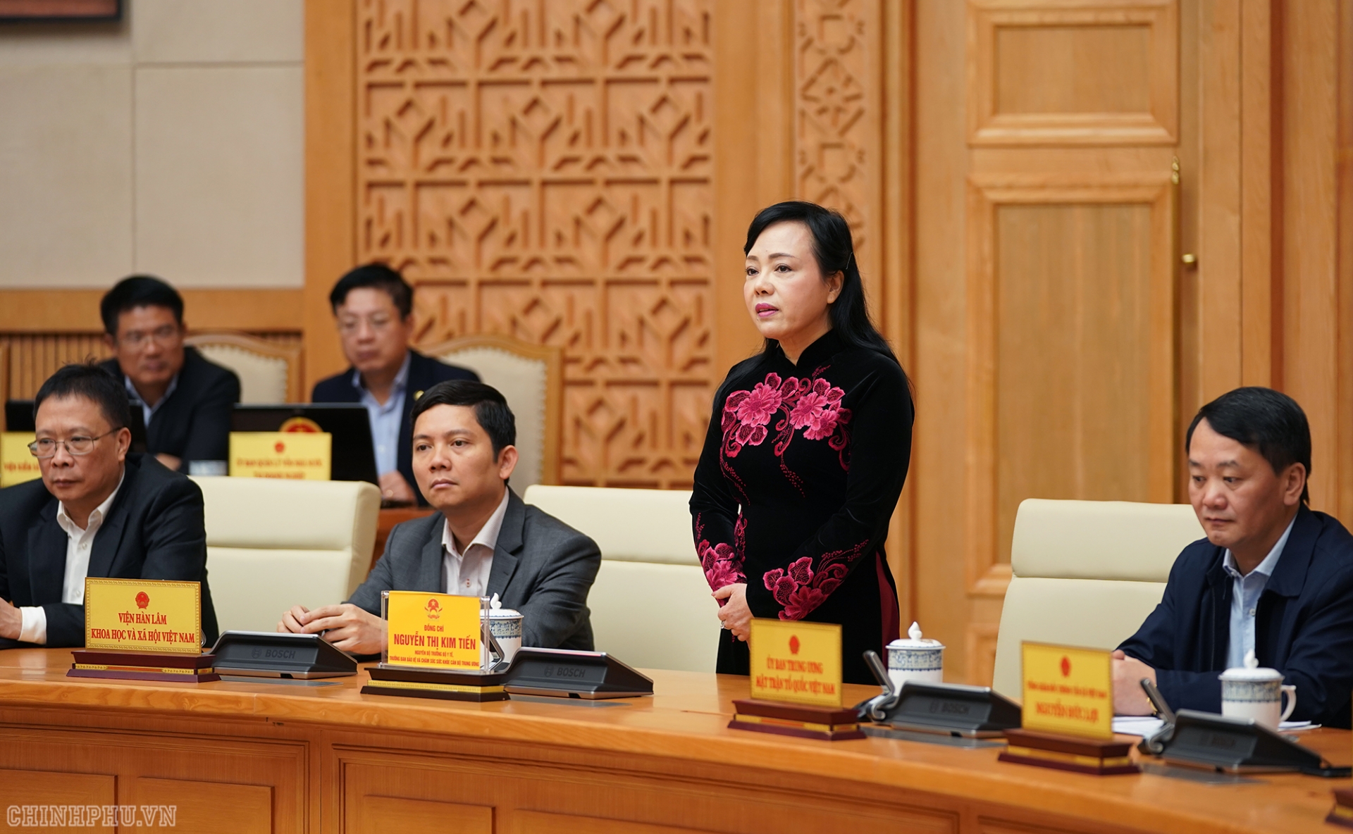 Chủ nhiệm Văn phòng Chính phủ thông tin về "ghế" Bộ trưởng Y tế pho thu tuong vu duc dam se chiu trach nhiem viec lanh dao hoat dong cua bo y te