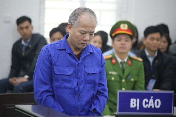 Hung thủ sát hại 4 mạng người ở Đan Phượng bật khóc tại tòa hung thu sat hai ca nha em trai o dan phuong bat khoc tai toa