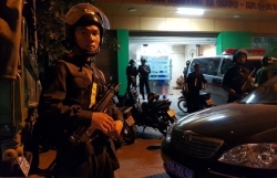 vu xong vao benh vien khong che giam doc de doi no khoi to toan den