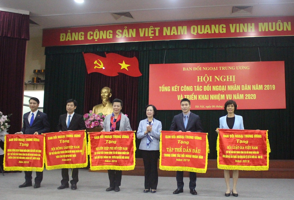 vufo nhan co thi dua la tap the dan dau trong cong tac doi ngoai nhan dan 2019