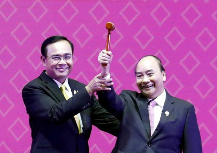 Đối ngoại Đảng thể hiện rõ sự nhất quán, sáng tạo phù hợp với thực tiễn và tầm cao mới doi ngoai dang the hien ro su nhat quan sang tao phu hop voi thuc tien va tam cao moi