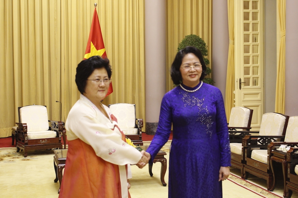 Những người bạn Triều Tiên đầu tiên đến Việt Nam sau chuyến thăm của Chủ tịch Kim Jong Un nhung nguoi ban trieu tien dau tien den viet nam sau chuyen tham cua chu tich kim jong un