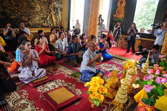 Thủ tướng Nguyễn Xuân Phúc gửi thư chúc Tết tới đồng bào Khmer thu tuong nguyen xuan phuc gui thu chuc tet toi dong bao khmer