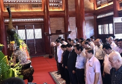 gan 1000 nghe si hai nuoc tham gia ngay hoi viet lao