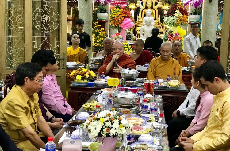 Nhân dân 5 nước cùng vui Tết cổ truyền Campuchia - Lào - Myanmar - Thái Lan nhan dan 5 nuoc cung vui tet co truyen campuchia lao myanmar thai lan