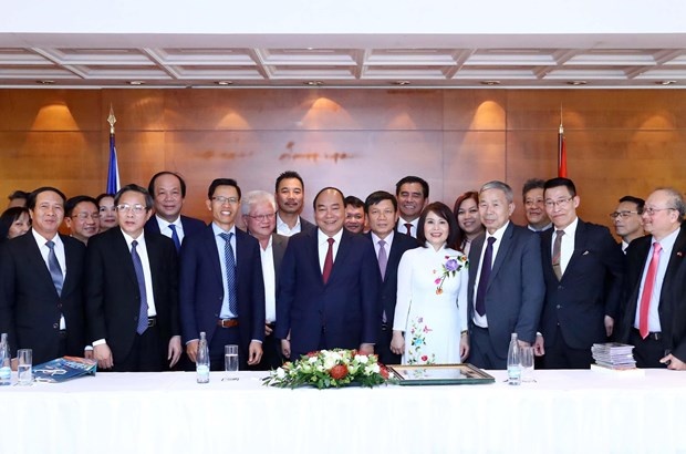 Thủ tướng lắng nghe ý kiến đóng góp của bà con kiều bào tại châu Âu thu tuong lang nghe y kien dong gop cua ba con kieu bao tai chau au 75440