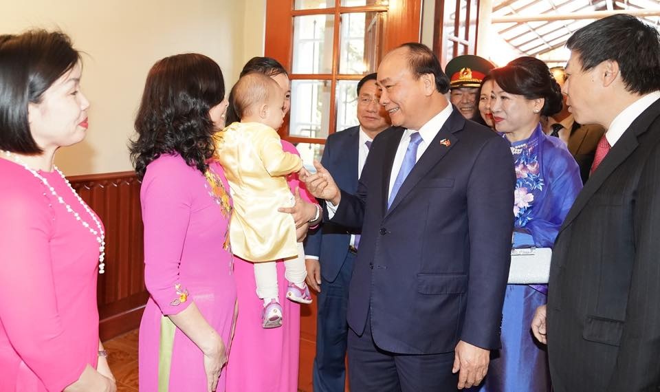 Thủ tướng lắng nghe ý kiến đóng góp của bà con kiều bào tại châu Âu thu tuong lang nghe y kien dong gop cua ba con kieu bao tai chau au 75440