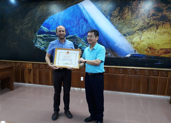 Giám đốc MAG Việt Nam Simon Rea – người tích cực “săn mìn” tại Quảng Bình giam doc mag viet nam simon rea nguoi tich cuc san min tai quang binh