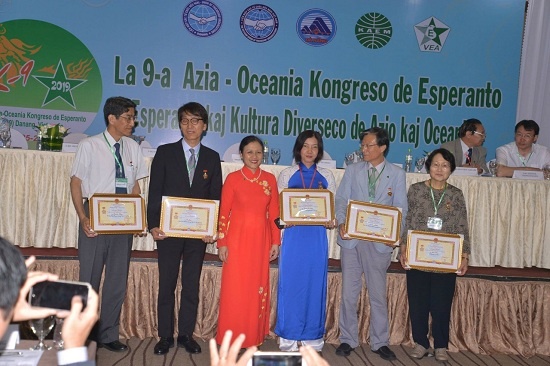 Quốc tế ngữ: Trao Kỷ niệm chương “Vì hòa bình hữu nghị giữa các dân tộc” cho 5 cá nhân quoc te ngu trao ky niem chuong vi hoa binh huu nghi giua cac dan toc cho 5 ca nhan