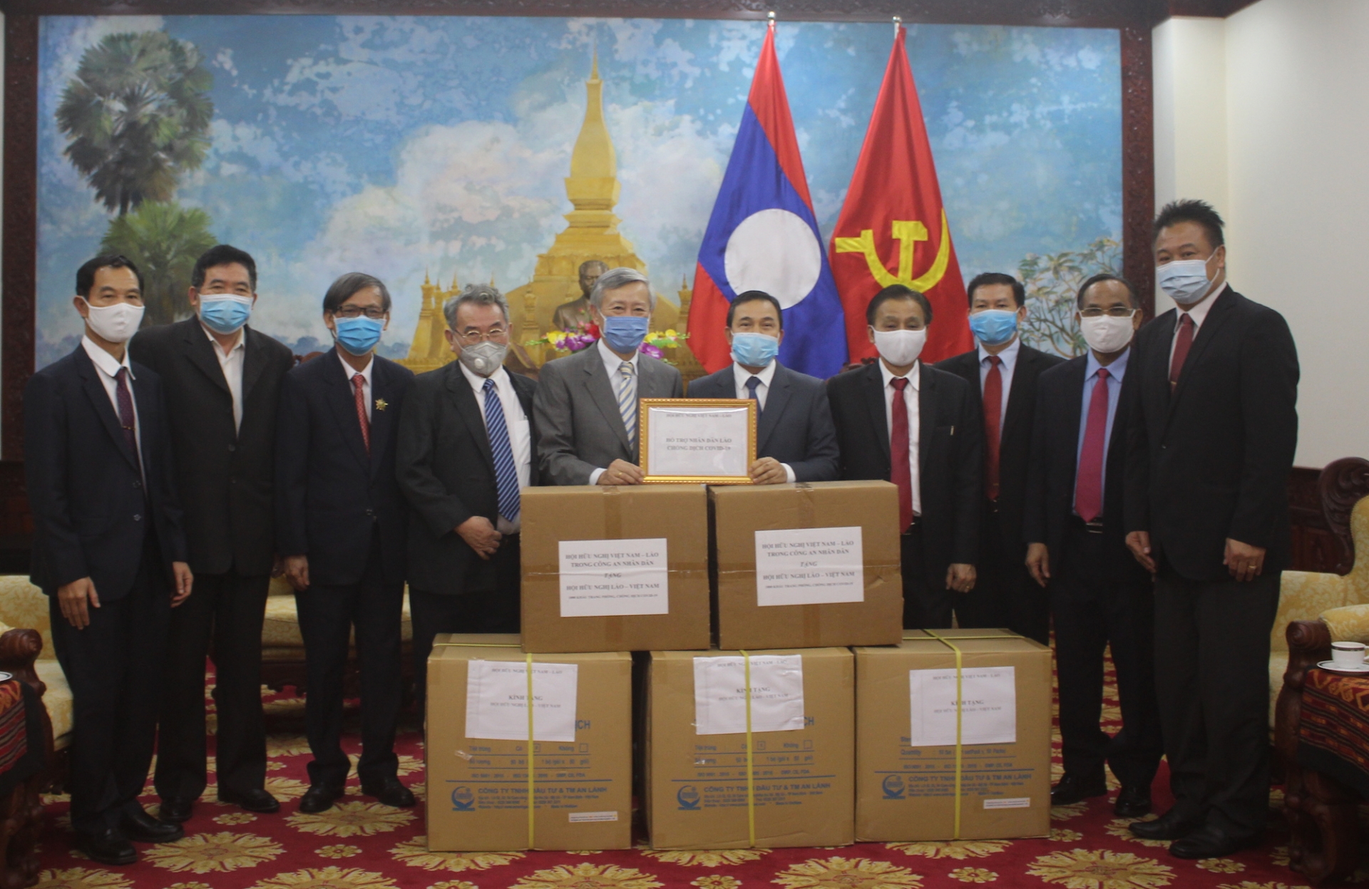viet nam chung tay gop suc cung ban lao dau tranh voi dich covid 19
