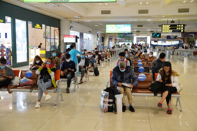 Hà Nội, Thành phố Hồ Chí Minh và các tỉnh tấp nập trở lại ha noi tphcm va cac tinh tap nap tro lai