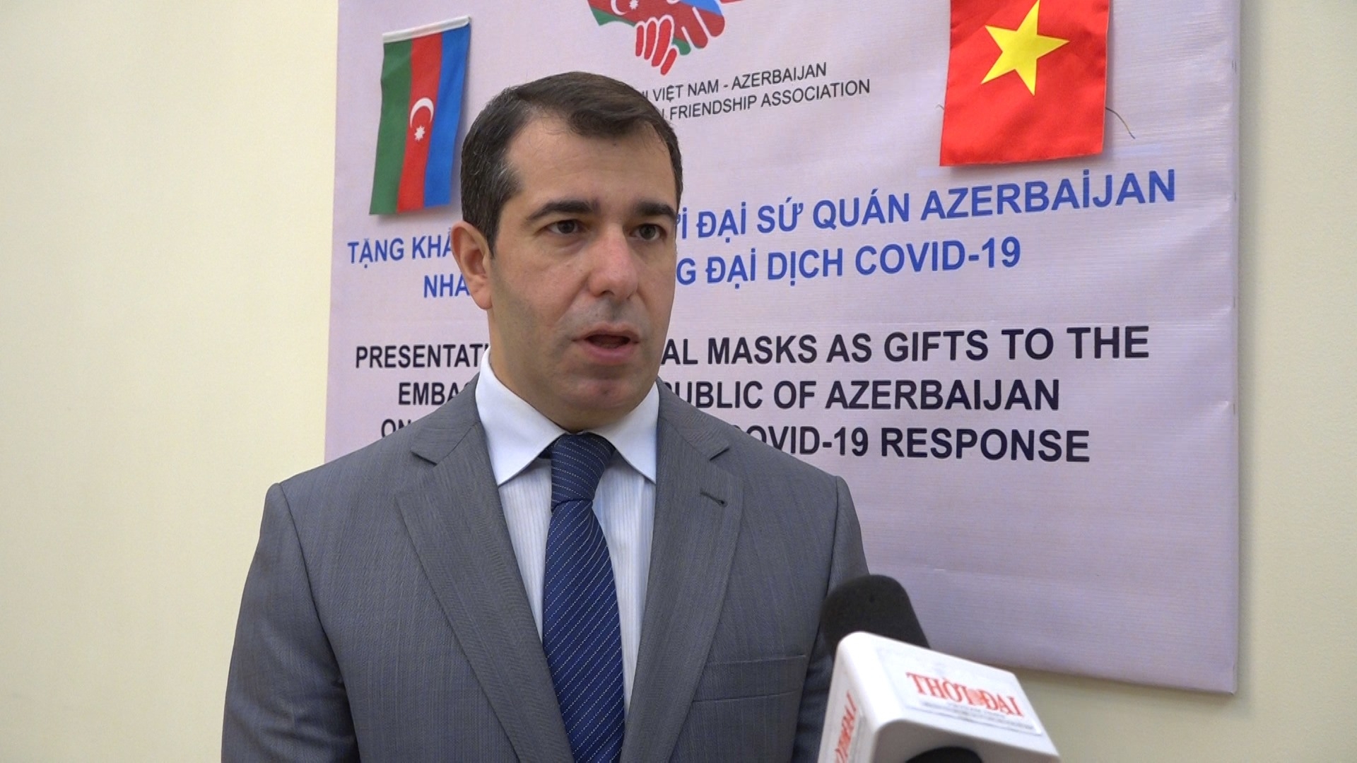 Hội Hữu nghị Việt Nam – Azerbaijan trao 10.000 khẩu trang giúp nhân dân nước bạn chống dịch COVID-19 hoi huu nghi viet nam azerbaijan chung tay giup nhan dan nuoc ban chong dich covid 19