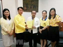 hoang quy phi thai lan bat ngo bi tuoc moi danh hieu sau 3 thang duoc sac phong