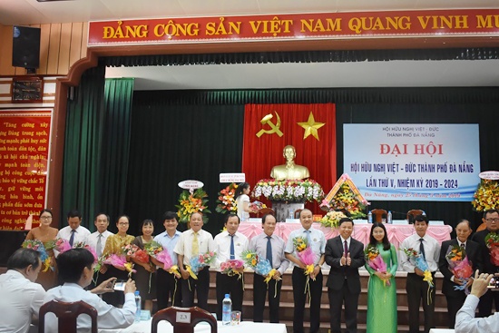 lam sau sac tinh huu nghi giua nhan dan da nang va duc