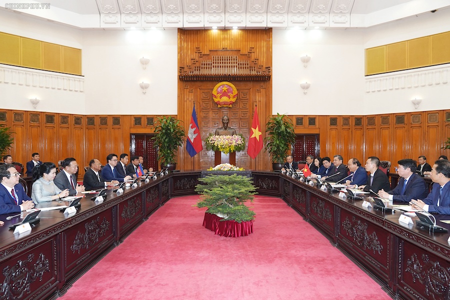 Thủ tướng đề nghị Campuchia tạo thuận lợi cho Việt kiều về giấy tờ pháp lý thu tuong de nghi campuchia tao thuan loi cho viet kieu ve giay to phap ly