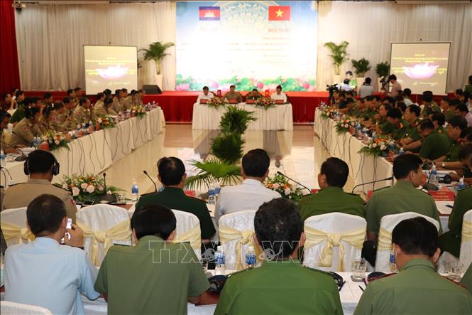 Mở đợt cao điểm trấn áp tội phạm ma túy tuyến biên giới Việt Nam-Campuchia mo dot cao diem tran ap toi pham ma tuy tuyen bien gioi viet nam campuchia