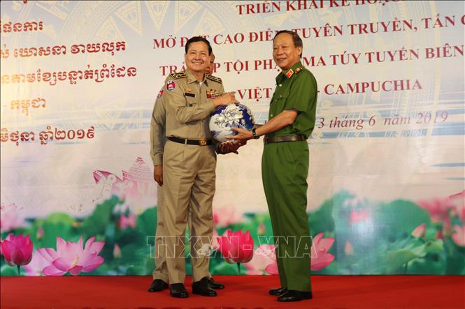 Mở đợt cao điểm trấn áp tội phạm ma túy tuyến biên giới Việt Nam-Campuchia mo dot cao diem tran ap toi pham ma tuy tuyen bien gioi viet nam campuchia