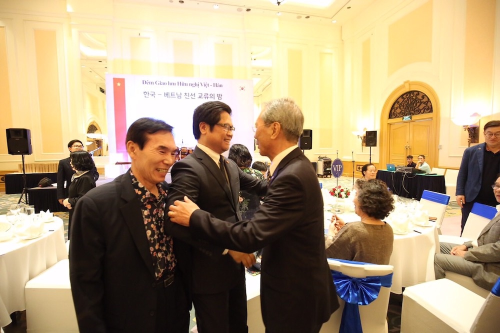Hội những người Hàn yêu Việt Nam sẽ xây nhà và trao quà cho 45 gia đình ở Bình Định hoi nhung nguoi han yeu viet nam se xay nha va trao qua cho 45 gia dinh o binh dinh