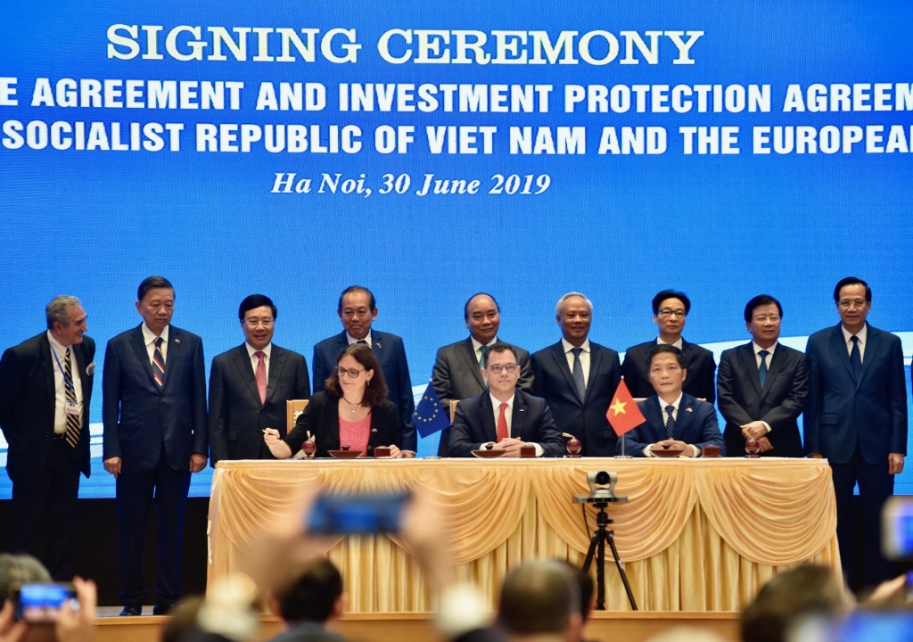 viet nam chinh thuc ky evfta va ipa chuong moi trong quan he viet nam eu
