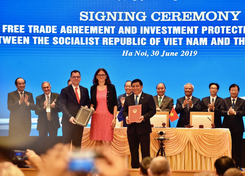 viet nam chinh thuc ky evfta va ipa chuong moi trong quan he viet nam eu