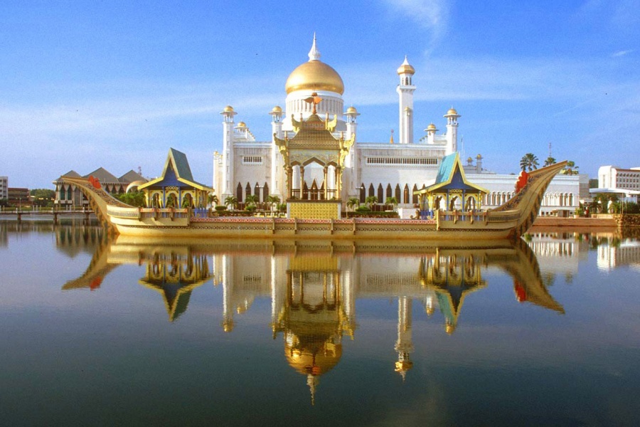Hội hữu nghị Việt - Lào thăm lại quê hương Chủ tịch Souphanouvong hoi huu nghi viet lao tham lai que huong chu tich souphanouvong