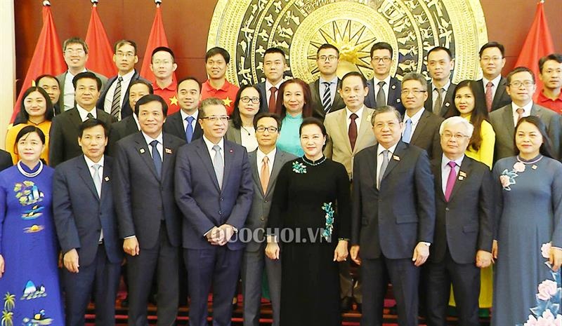 Chủ tịch Quốc hội đánh giá cao việc thành lập các hội đoàn người Việt Nam tại Trung Quốc chu tich quoc hoi danh gia cao viec thanh lap cac hoi doan nguoi viet nam tai trung quoc