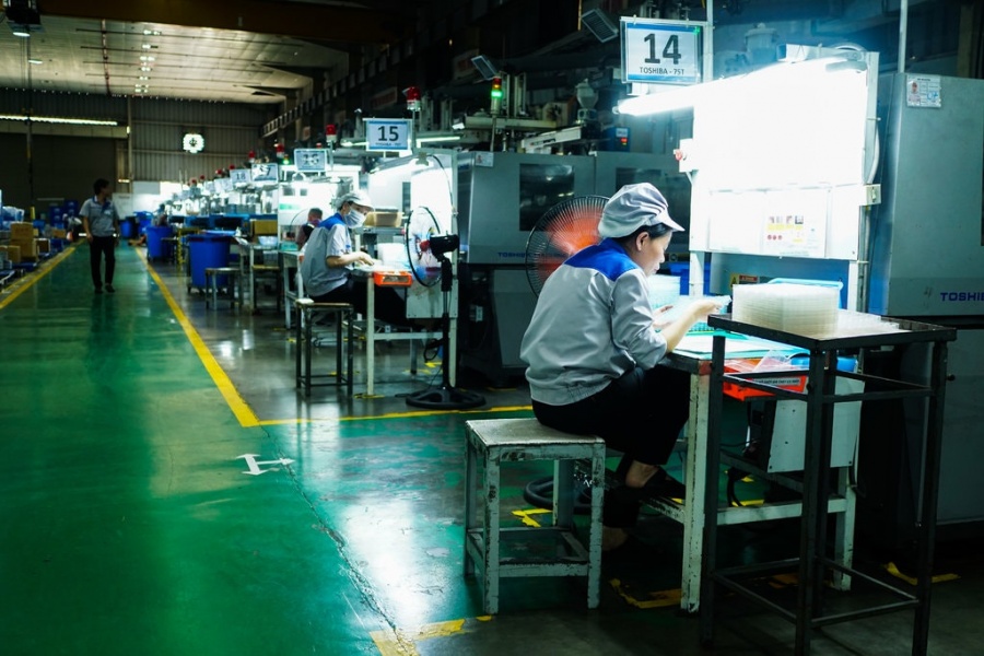 Sau Samsung, iPhone sắp chuyển nhà máy từ Trung Quốc sang Việt Nam? viet nam dan thay the trung quoc tro thanh diem den cua nhieu ong lon cong nghe