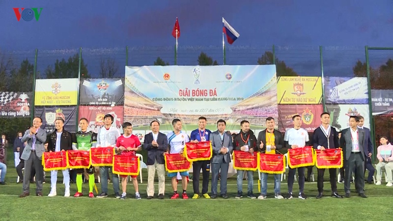 Bế mạc Ngày hội bóng đá của người Việt tại Liên bang Nga be mac ngay hoi bong da cua nguoi viet tai lien bang nga
