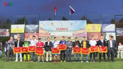 cong dong nguoi viet nam tai philippines to chuc giai bong da chao xuan canh ty 2020