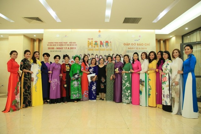 Nhiều hoạt động hướng về Thủ đô của kiều bào thu do ha noi trong long nguoi xa xu lan toa tinh yeu kieu bao voi dat nuoc