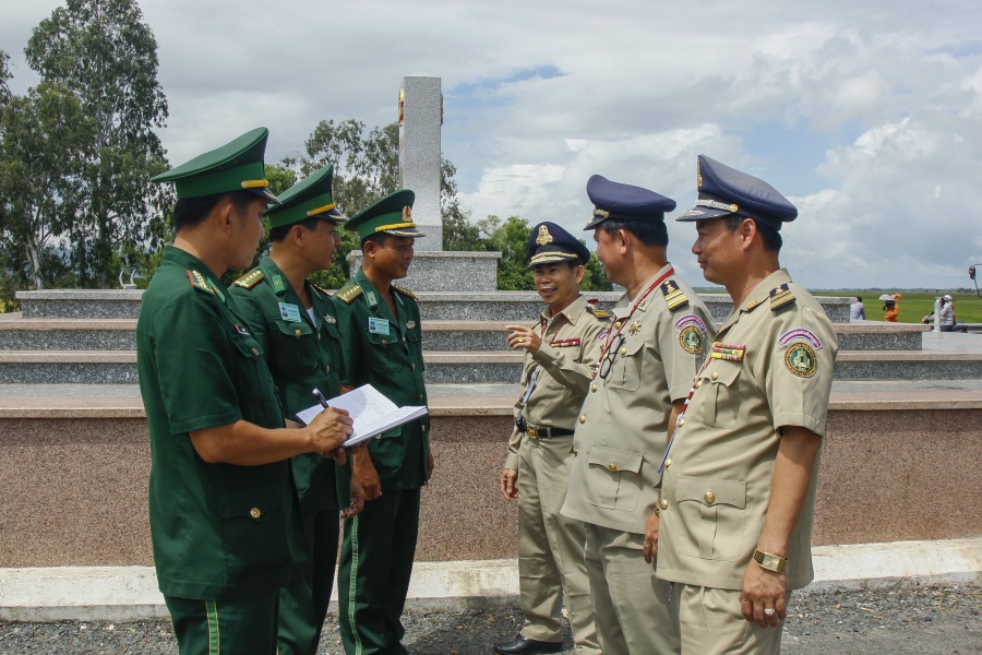 nhieu hoat dong y nghia trong chuong trinh giao luu huu nghi bien gioi viet nam campuchia