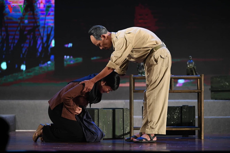 Những câu chuyện xúc động về Bác Hồ qua Chương trình đặc biệt "Muôn vàn tình thương yêu" nhung cau chuyen xuc dong ve bac ho qua chuong trinh dac biet muon van tinh thuong yeu