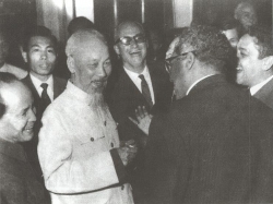 ban be thuy si tuong niem 50 nam ngay mat cua chu tich ho chi minh