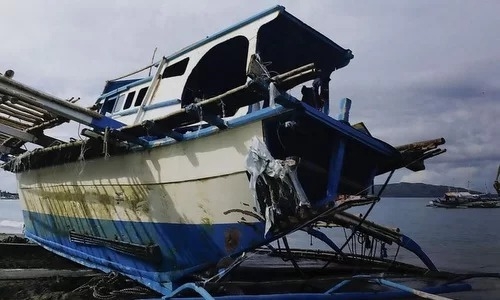Tổng thống Duterte yêu cầu xử phạt tàu Trung Quốc đâm tàu cá Philippines tong thong duterte yeu cau xu phat tau trung quoc dam tau ca philippines
