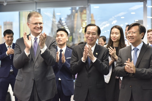 Đại sứ Mỹ: Việt Nam và Mỹ đã trở thành đối tác và bạn bè đúng nghĩa dai su my viet nam va my da tro thanh doi tac va ban be dung nghia