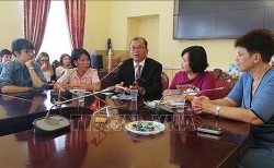 viet nga thuc day giao luu ngon ngu va van hoa