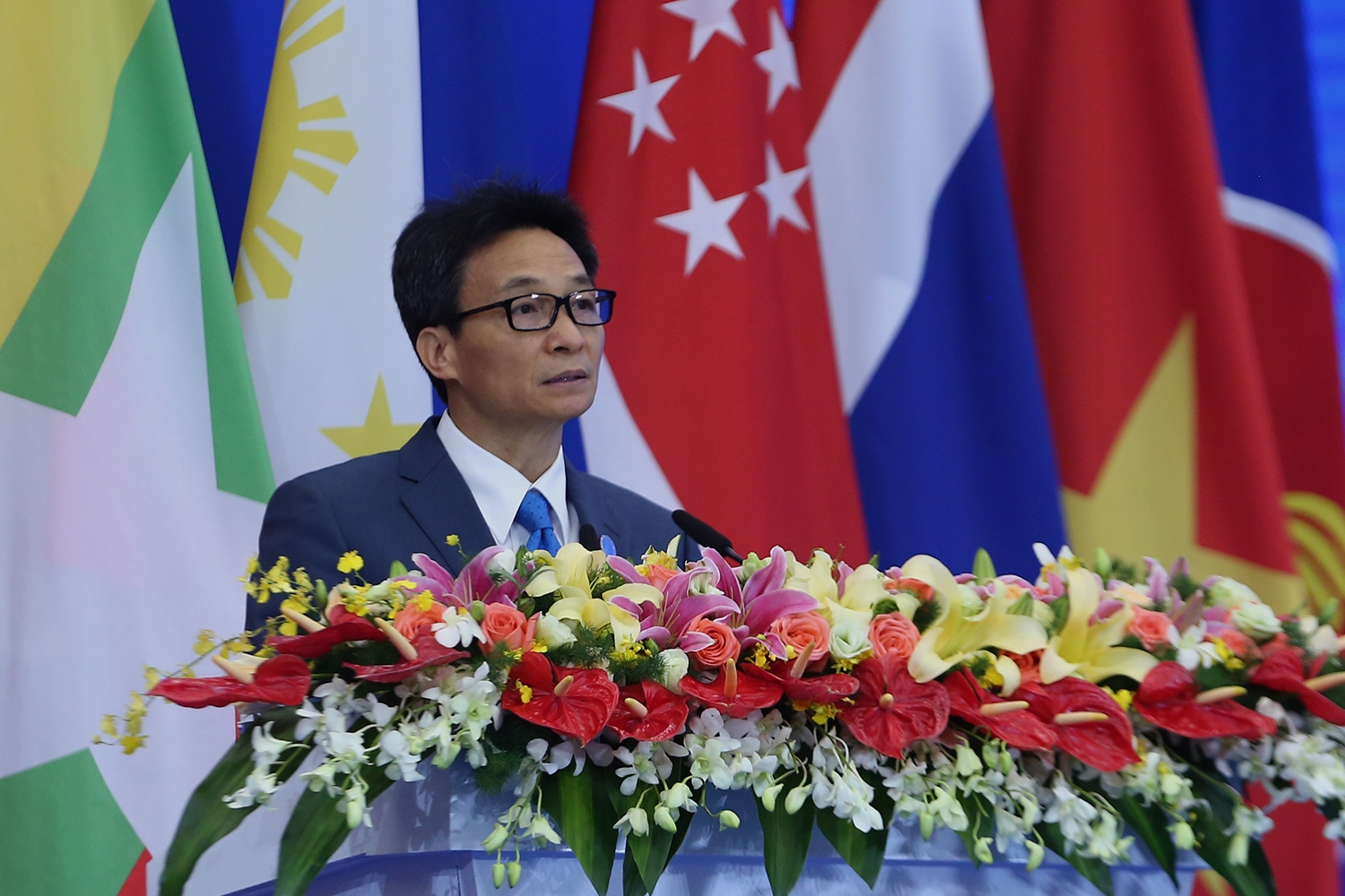 Phó Thủ tướng Vũ Đức Đam đề nghị Trung Quốc không để tiếp diễn tình hình phức tạp trên biển pho thu tuong vu duc dam de nghi trung quoc khong de tiep dien tinh hinh phuc tap tren bien