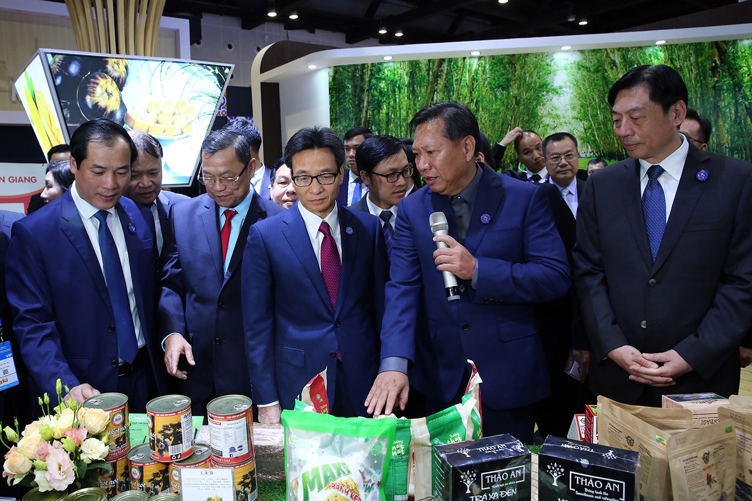 Phó Thủ tướng Vũ Đức Đam đề nghị Trung Quốc không để tiếp diễn tình hình phức tạp trên biển pho thu tuong vu duc dam de nghi trung quoc khong de tiep dien tinh hinh phuc tap tren bien